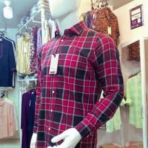 Red-black-white square check casual shirt